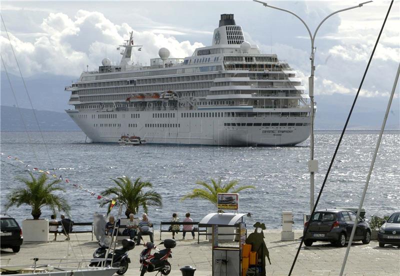 U Opatiji najveći kruzer ove sezone, „Crystal Symphony"