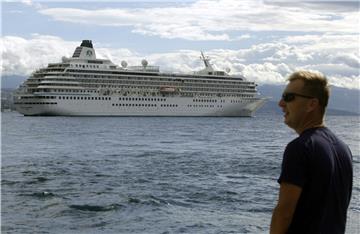 U Opatiji najveći kruzer ove sezone, „Crystal Symphony"