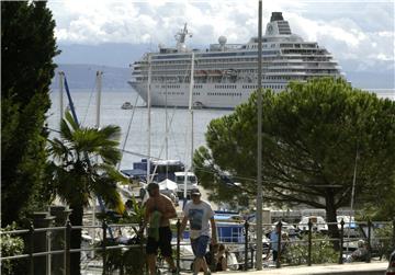 U Opatiji najveći kruzer ove sezone, „Crystal Symphony"