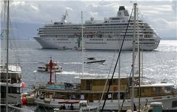 U Opatiji najveći kruzer ove sezone, „Crystal Symphony"