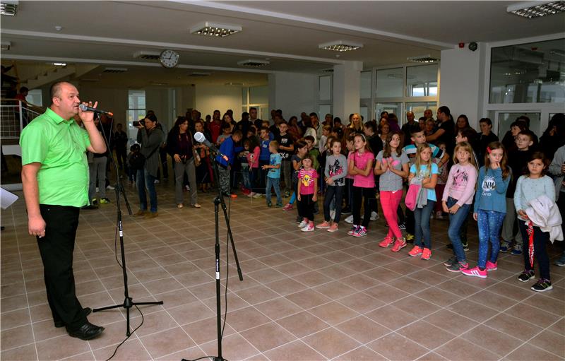 Prosvjed roditelja i učenika škole u Podcrkavlju