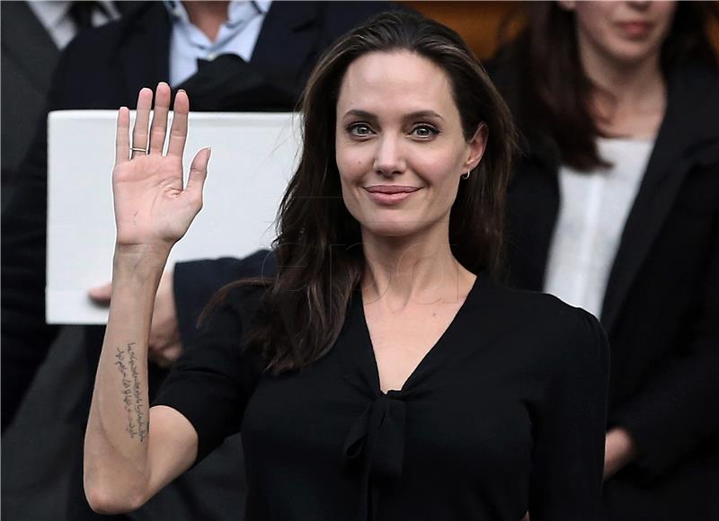 Angelina Jolie podnijela zahtjev za razvod braka