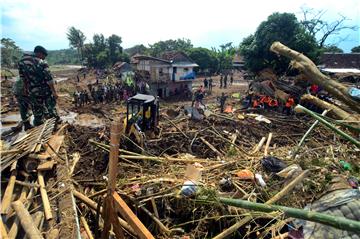 INDONESIA FLOODS