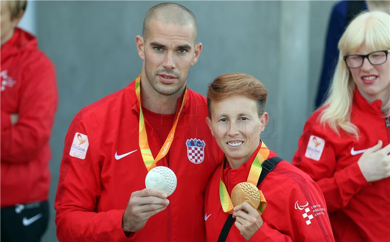 POI RIO2016: Svečani doček paraolimpijaca uz fontane