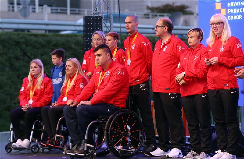 POI RIO2016: Svečani doček paraolimpijaca uz fontane