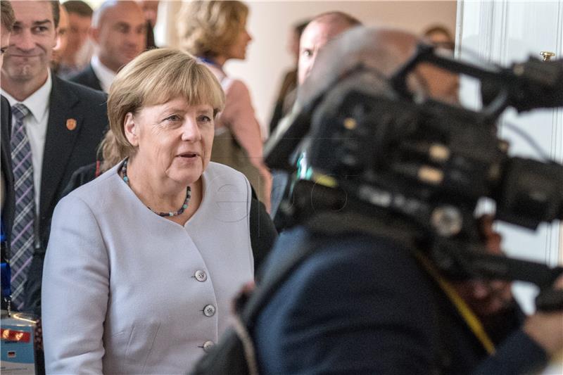 Merkel za potpuno zaustavljanje ilegalne imigracije