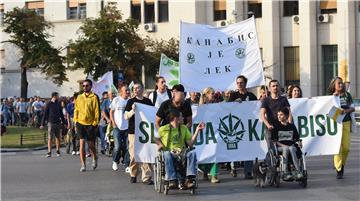 U Novom Sadu održan mimohod za legalizaciju marihuane u medicinske svrhe