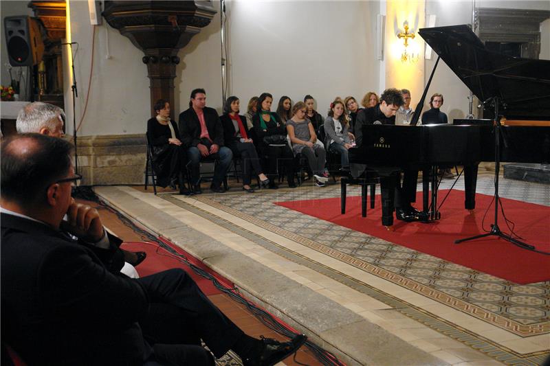 Koncertom pijaniste Aljoše Jurinića svečano otvorene 41. Samoborske glazbene jeseni