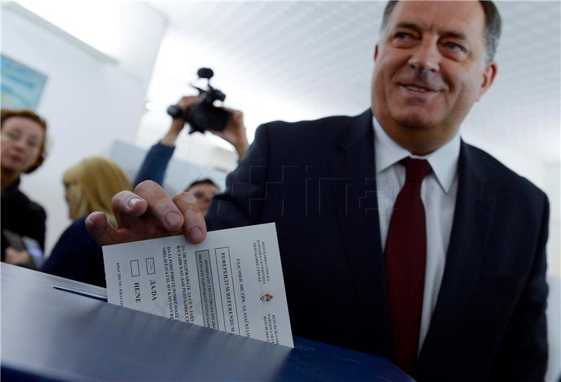 BiH: Dodik pozvao sve na referendum, Ivanić se ograđuje od mogućnosti secesije