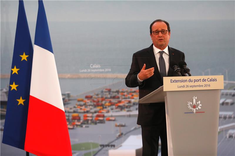 Migrantski logor u Calaisu bit će srušen ove godine - Hollande