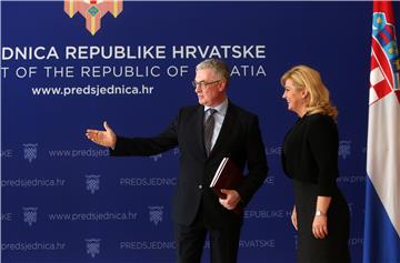 Predsjednik DIP-a predao predsjednici Grabar - Kitarović službene rezultate parlamentarnih izbora