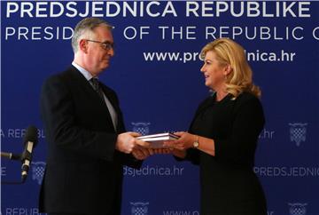 Predsjednik DIP-a predao predsjednici Grabar - Kitarović službene rezultate parlamentarnih izbora