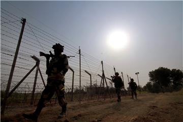 FILE INDIA PAKISTAN BORDER CONFLICT