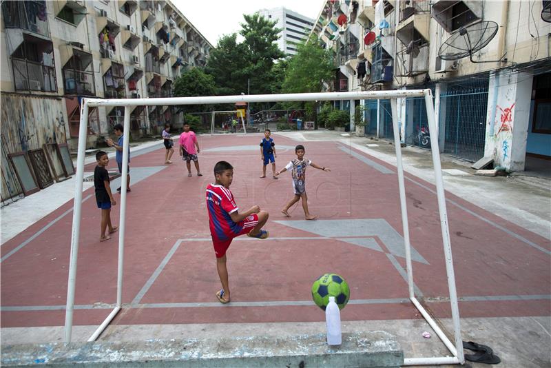 THAILAND SOCCER ASYMMETRICAL PITCH