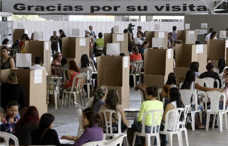 Kolumbijci na referendumu odbili mirovni sporazum