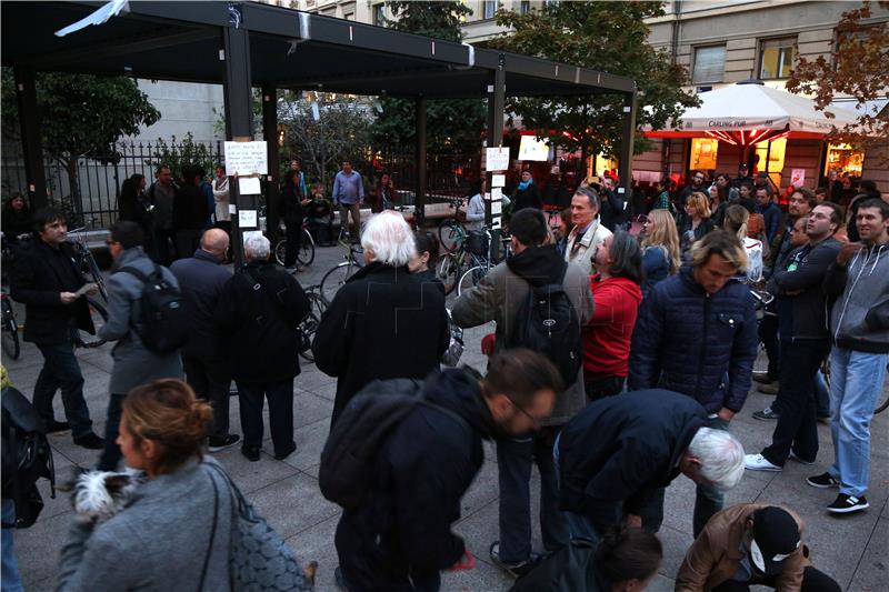 Zagreb: Prosvjed protiv postavljanja velike terase na Trgu Petra Preradovića