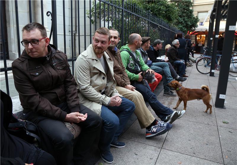 Prosvjed protiv Horvatinčićeve terase na zagrebačkome Cvjetnom trgu