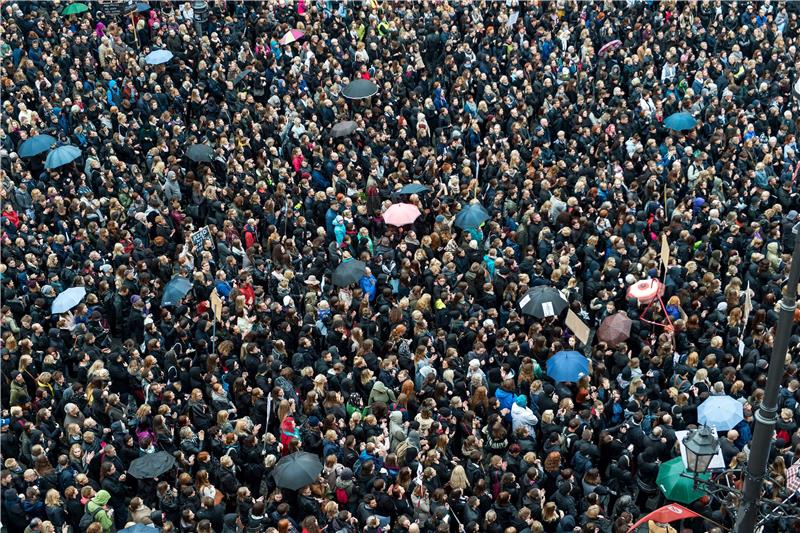 Prosvjedi protiv predloženog zakona o abortusu promijenili stav vladajuće poljske stranke