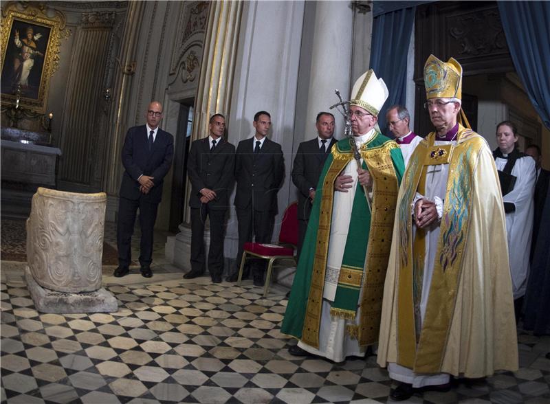 ITALY BELIEF POPE PRAYERS