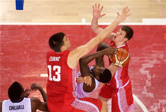 NBA: Skromni učinci Bendera i Zubca u porazima Sunsa i Lakersa