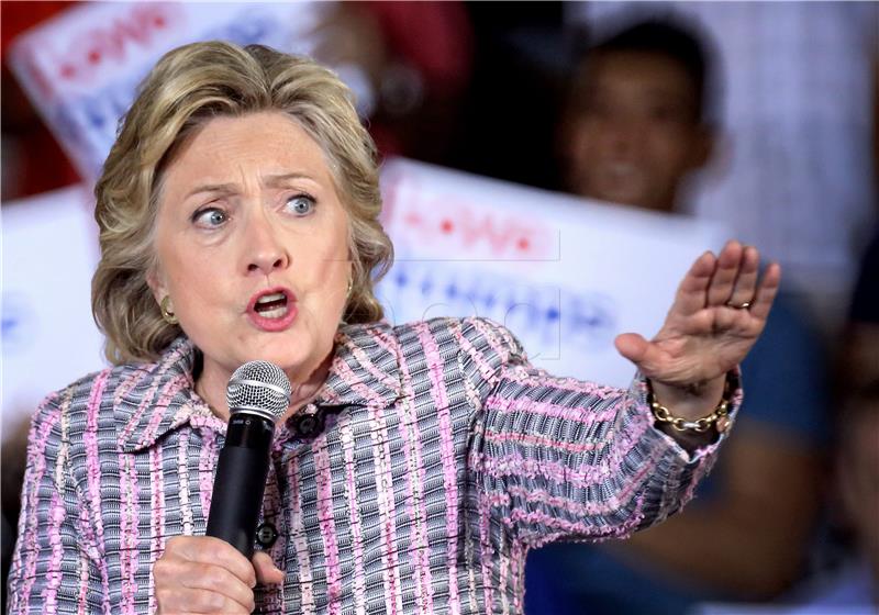 Wikileaks objavio govore Hillary Clinton pred bankarima