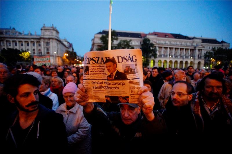 HUNGARY NEPSZABADSAG PUBLICATION SUSPENDED