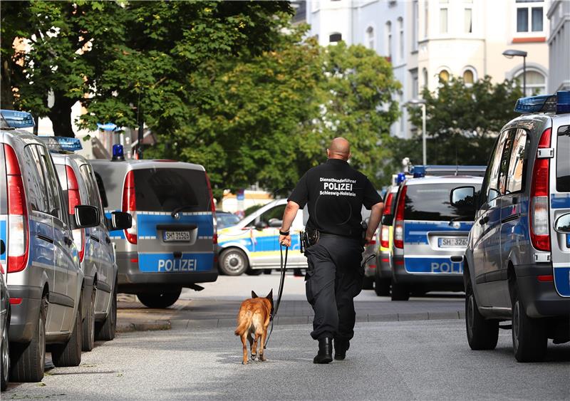 Policijski pas pronašao odrezani prst, operacija uspjela 