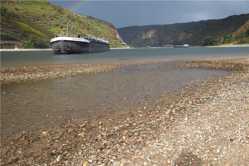 GERMANY TANKER AGROUND ON RHINE