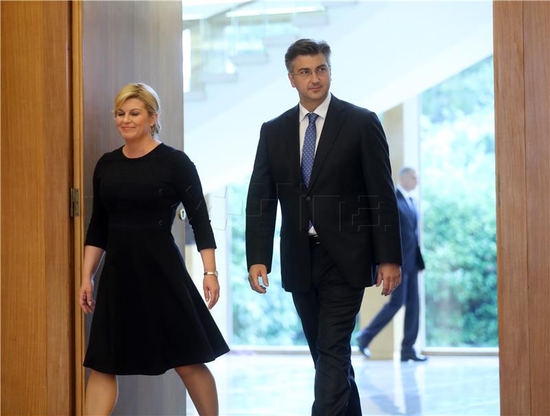 Predsjednica Grabar-Kitarović dala mandat Andreju Plenkoviću