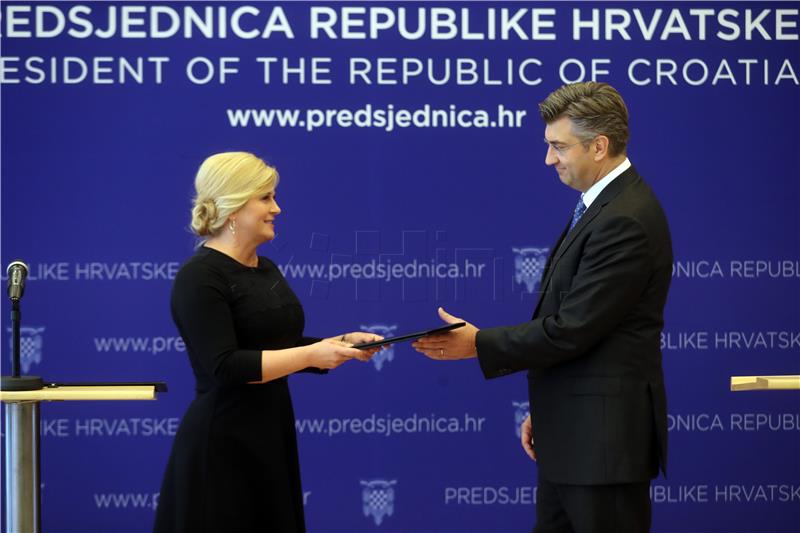 Predsjednica Grabar-Kitarović dala mandat Andreju Plenkoviću