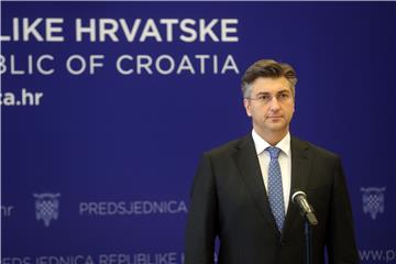 Predsjednica Grabar-Kitarović dala mandat Andreju Plenkoviću