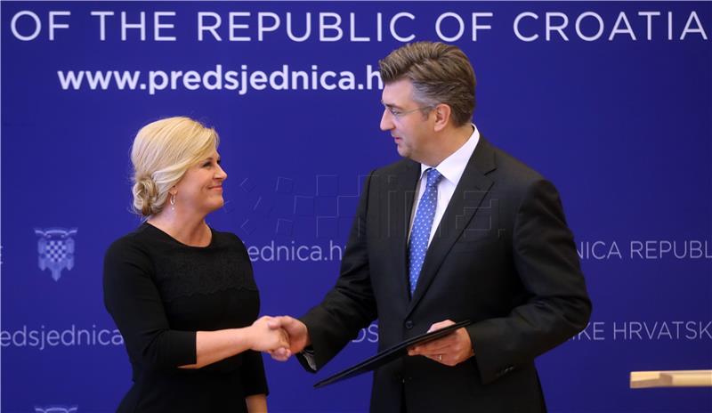 Predsjednica Grabar-Kitarović dala mandat Andreju Plenkoviću