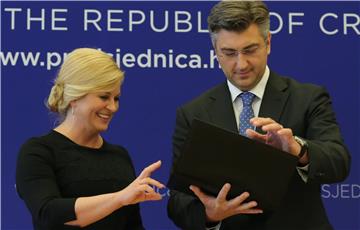 Predsjednica Grabar-Kitarović dala mandat Andreju Plenkoviću