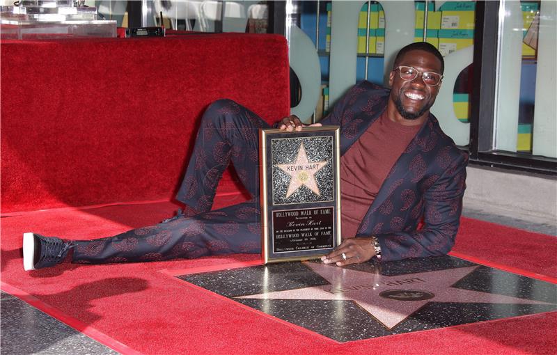 Kevin Hart dobio zvijezdu na holivudskoj stazi slavnih