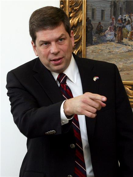 Vukovar posjetio američki senatora Begich, savjetnik Hillary Clinton 