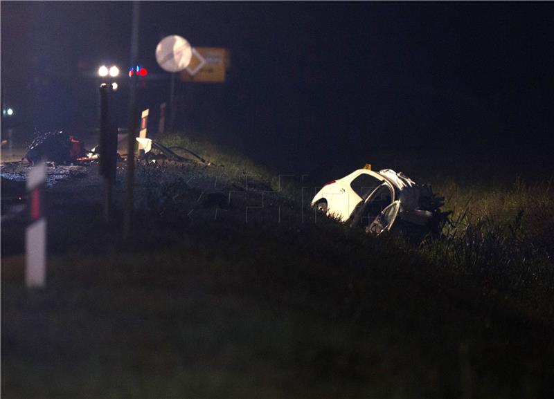 Osijek: Tri osobe smrtno stradale u prometnoj nesreći