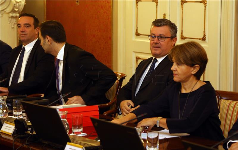 Oreskovic cabinet holds last session