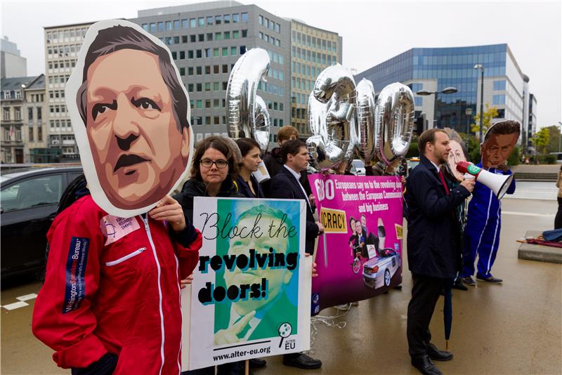 BELGIUM EU COMMISSION PETITION ANTI BARROSO