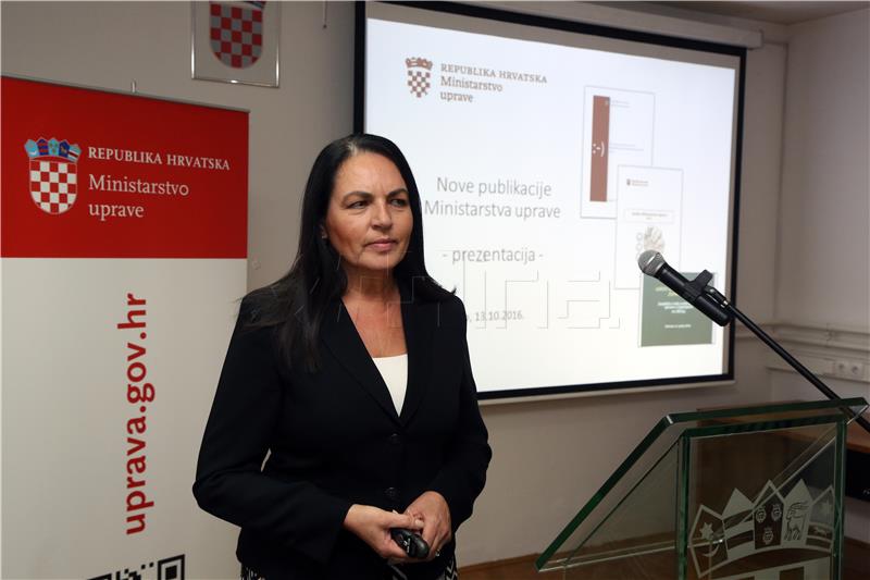 Jurlina Alibegović predstavila nove publikacije Ministarstva uprave