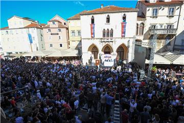 Svečanost potpisivanja ugovora kojim navijači postaju suvlasnici 24,53 posto Hajduka