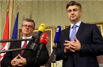 NOVA VLADA Plenković u Banskim dvorima: Porezna refroma, socijalni dijalog i proračun su prioriteti