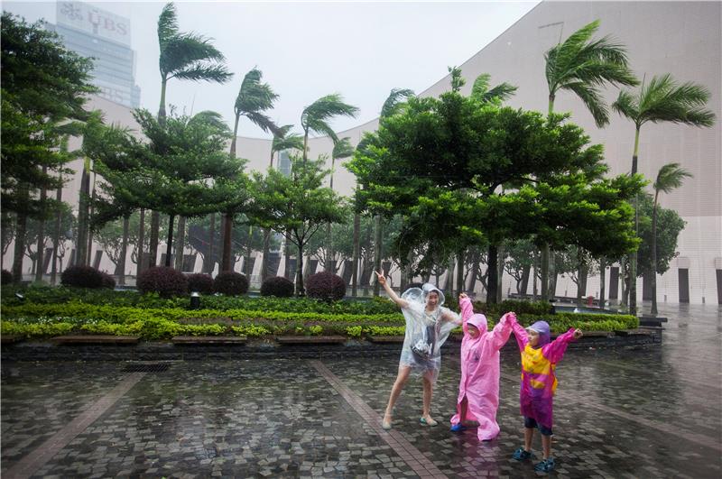 CHINA HONG KONG TYPHOON HAIMA