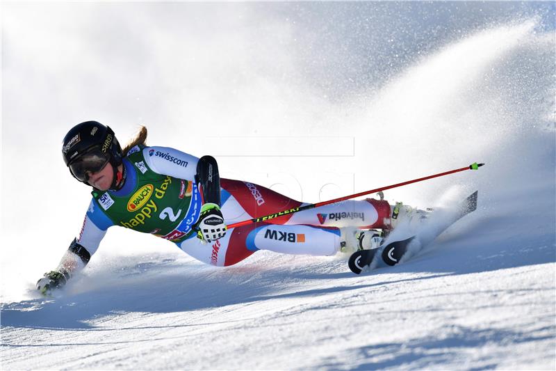 Veleslalom Soelden: Vodi Gut