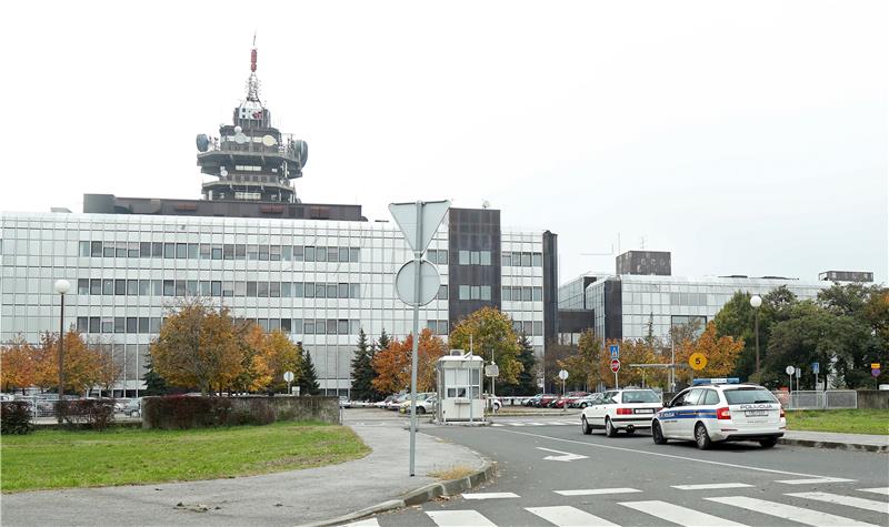 Muškarac prijetio bombom pred HRT-om