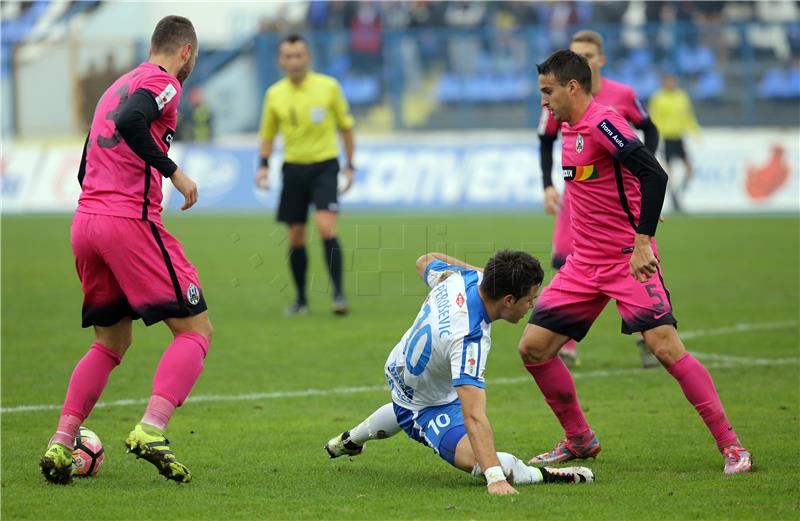 Prva HNL: Osijek - Lokomotiva 0-0 (poluvrijeme)