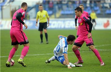 Prva HNL: Osijek - Lokomotiva 0-0 (poluvrijeme)