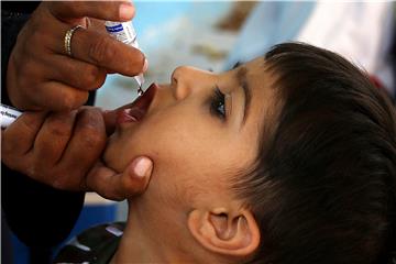 PAKISTAN POLIO VACCINATION