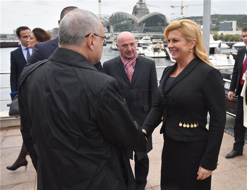 Croatian president addresses students in Azerbaijan