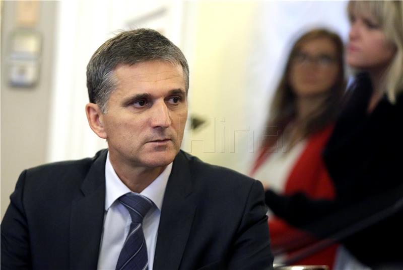 Goran Maric remains minister and will have department