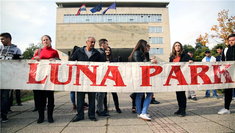 Prosvjed zbog progona lunaparka iz Grada Zagreba